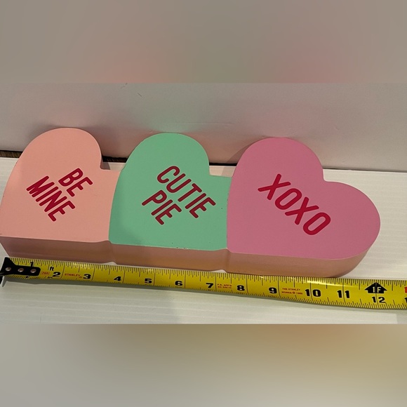 ❤️❤️Adorable Wooden Conversation Hearts Block- NWT - Picture 3 of 3